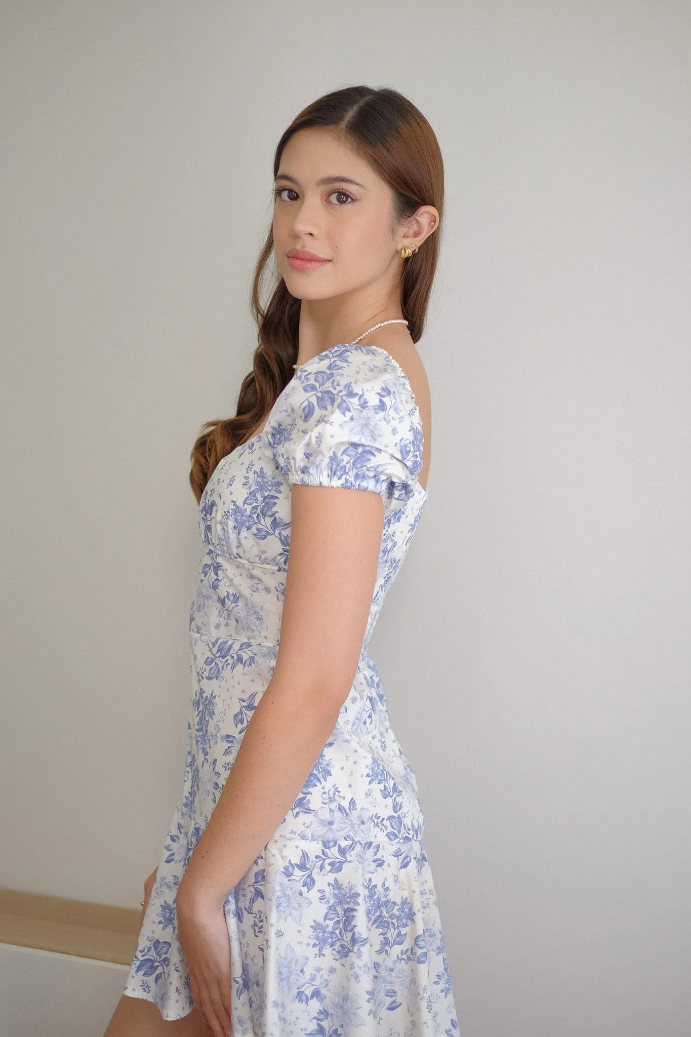 The Suri Mini dress - blue rose floral