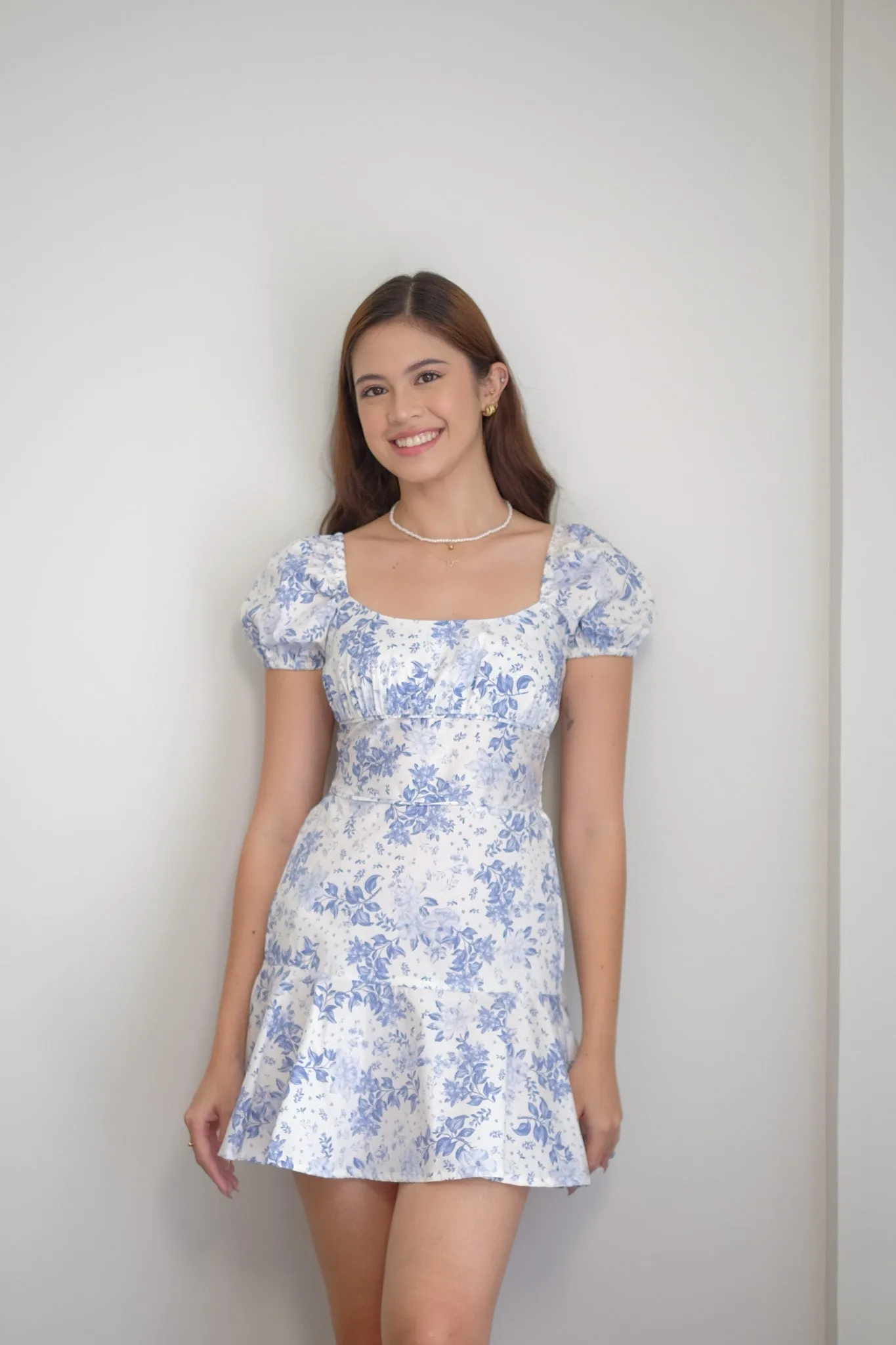 The Suri Mini dress - blue rose floral